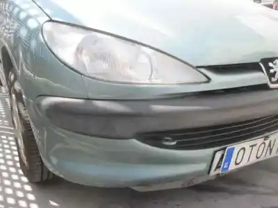 Sloopvoertuig peugeot 206 berlina xr van het jaar 2000 aangedreven kfx