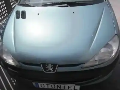 Sloopvoertuig peugeot 206 berlina xr van het jaar 2000 aangedreven kfx