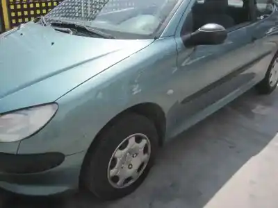 Sloopvoertuig peugeot 206 berlina xr van het jaar 2000 aangedreven kfx