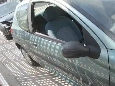 Sloopvoertuig peugeot 206 berlina xr van het jaar 2000 aangedreven kfx