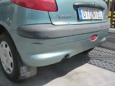 Sloopvoertuig peugeot 206 berlina xr van het jaar 2000 aangedreven kfx