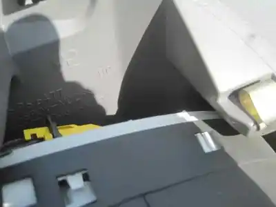 Sloopvoertuig peugeot 206 berlina xr van het jaar 2000 aangedreven kfx