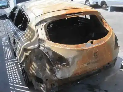 Véhicule à la ferraille renault megane iii berlina 5 p dynamique de l'année 2011 alimenté f9q n8