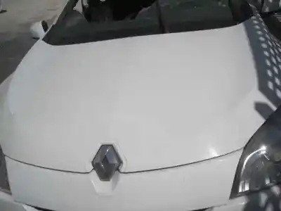 Véhicule à la ferraille renault megane iii berlina 5 p dynamique de l'année 2011 alimenté f9q n8