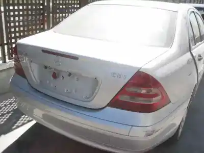 Sloopvoertuig mercedes-benz clase c (w203) berlina 220 cdi (203.006) van het jaar 2004 aangedreven 646963