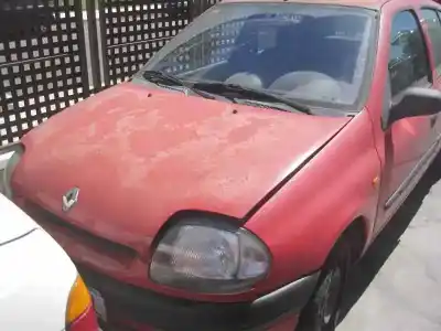 Veicolo di demolizione renault clio ii fase i (b/cbo) 1.2 dell'anno 1999 alimentato d7f d7