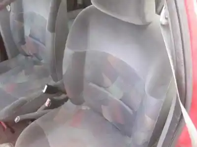 Veicolo di demolizione renault clio ii fase i (b/cbo) 1.2 dell'anno 1999 alimentato d7f d7