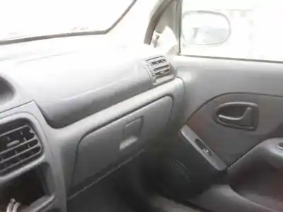 Veicolo di demolizione renault clio ii fase i (b/cbo) 1.2 dell'anno 1999 alimentato d7f d7