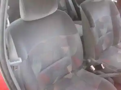 Veicolo di demolizione renault clio ii fase i (b/cbo) 1.2 dell'anno 1999 alimentato d7f d7