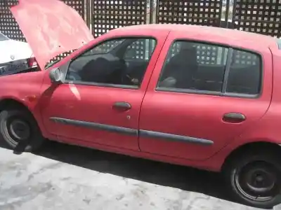 Veicolo di demolizione renault clio ii fase i (b/cbo) 1.2 dell'anno 1999 alimentato d7f d7