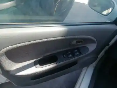 Vehicul casat kia rio ipanema berlina al anului 2002 alimentat a5d