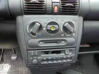 Veicolo di demolizione opel corsa b eco dell'anno 2000 alimentato x10xe