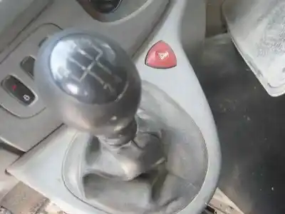 Здавання транспортного засобу opel vivaro furgón 2.7t corto року 2004 потужний f9q u7