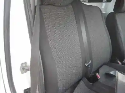 Здавання транспортного засобу opel vivaro furgón 2.7t corto року 2004 потужний f9q u7