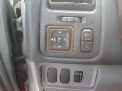 Veículo de Sucata mitsubishi galant berlina (ea0) 2000 td gls (a) do ano 1999 alimentado 4d68
