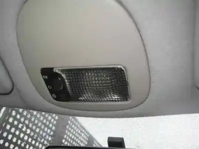 Véhicule à la ferraille peugeot 206 berlina xs de l'année 2002 alimenté kfw