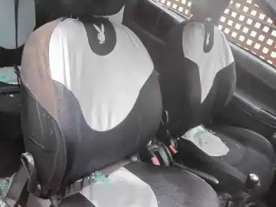 Véhicule à la ferraille peugeot 206 berlina xs de l'année 2002 alimenté kfw