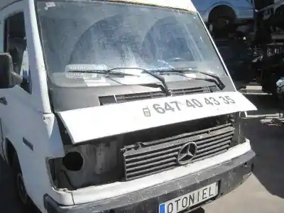 Véhicule à la ferraille mercedes-benz mb 100 d caja cerrada / combi caja cerrada (bm 631.332/342) de l'année 1993 alimenté 616963ii