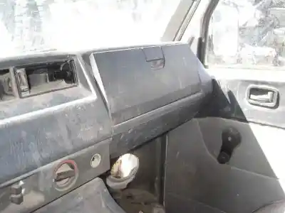 Véhicule à la ferraille mercedes-benz mb 100 d caja cerrada / combi caja cerrada (bm 631.332/342) de l'année 1993 alimenté 616963ii