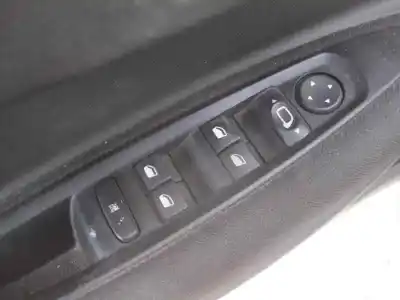 Veicolo di demolizione citroen c4 berlina lx dell'anno 2005 alimentato nfu