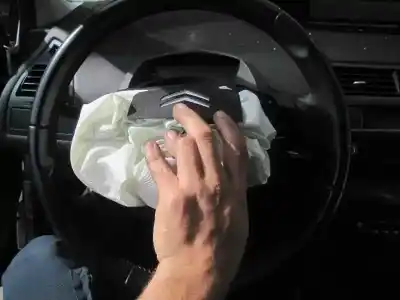 Veicolo di demolizione citroen c4 berlina lx dell'anno 2005 alimentato nfu
