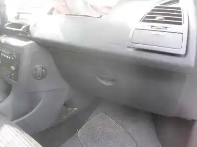 Veicolo di demolizione citroen c4 berlina lx dell'anno 2005 alimentato nfu