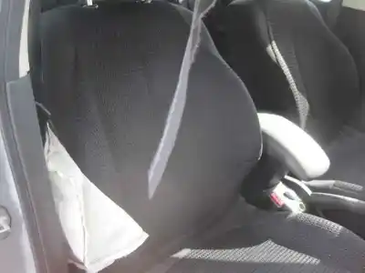 Veicolo di demolizione citroen c4 berlina lx dell'anno 2005 alimentato nfu