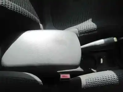 Veicolo di demolizione citroen c4 berlina lx dell'anno 2005 alimentato nfu
