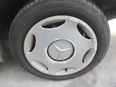 Vehicul casat mercedes-benz clase e (w124) berlina 2.0 diesel al anului 1990 alimentat 601912