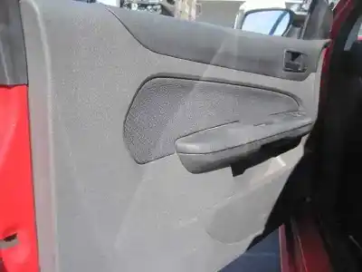 Здавання транспортного засобу ford focus berlina (cap) ambiente (d) року 2008 потужний g8da