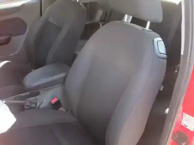 Здавання транспортного засобу ford focus berlina (cap) ambiente (d) року 2008 потужний g8da