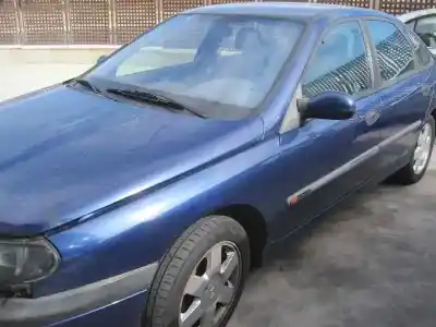 Véhicule à la ferraille renault laguna (b56) 1.9 dti diesel cat de l'année 1999 alimenté f9q f7