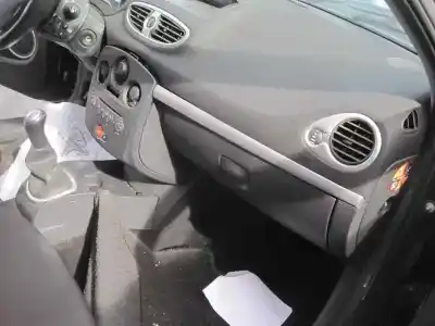 Scrapping Vehicle renault clio iii emotion of the year 2006 powered k9k t7