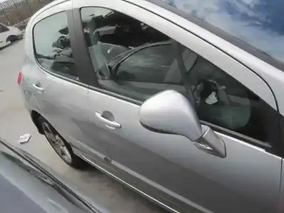 Véhicule à la ferraille peugeot 308 sw premium de l'année 2009 alimenté 9hz