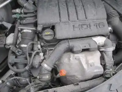 Véhicule à la ferraille peugeot 308 sw premium de l'année 2009 alimenté 9hz