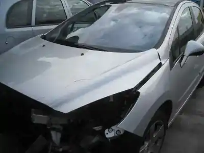 Véhicule à la ferraille peugeot 308 sw premium de l'année 2009 alimenté 9hz