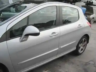 Véhicule à la ferraille peugeot 308 sw premium de l'année 2009 alimenté 9hz