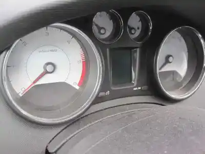Véhicule à la ferraille peugeot 308 sw premium de l'année 2009 alimenté 9hz