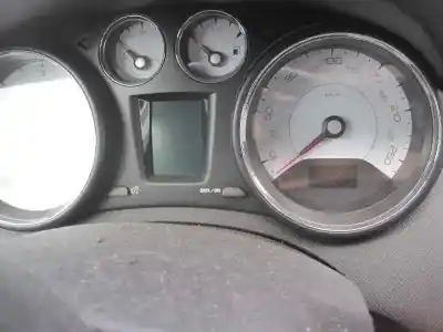 Véhicule à la ferraille peugeot 308 sw premium de l'année 2009 alimenté 9hz
