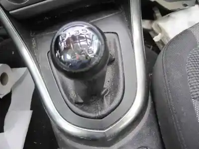 Véhicule à la ferraille peugeot 308 sw premium de l'année 2009 alimenté 9hz