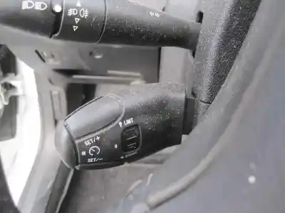 Véhicule à la ferraille peugeot 308 sw premium de l'année 2009 alimenté 9hz