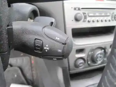 Véhicule à la ferraille peugeot 308 sw premium de l'année 2009 alimenté 9hz