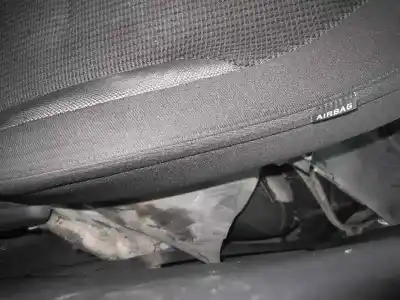 Véhicule à la ferraille peugeot 308 sw premium de l'année 2009 alimenté 9hz