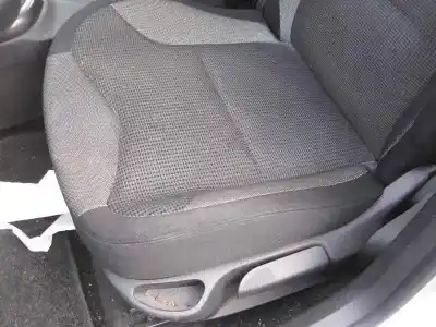 Véhicule à la ferraille peugeot 308 sw premium de l'année 2009 alimenté 9hz