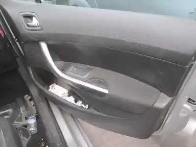 Véhicule à la ferraille peugeot 308 sw premium de l'année 2009 alimenté 9hz