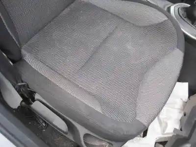 Véhicule à la ferraille peugeot 308 sw premium de l'année 2009 alimenté 9hz