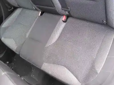 Véhicule à la ferraille peugeot 308 sw premium de l'année 2009 alimenté 9hz