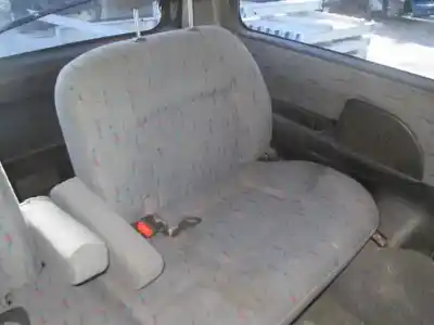 Здавання транспортного засобу hyundai h 1 h 1 furg.caja cerr.c. puerta року 1999 потужний 4bf-e