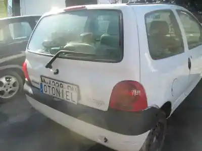 Véhicule à la ferraille otras marcas twingo i (co6) 1.2 alize de l'année 1998 alimenté d7f