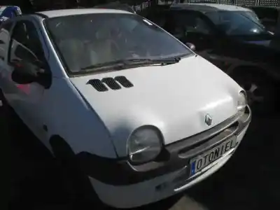 Véhicule à la ferraille otras marcas twingo i (co6) 1.2 alize de l'année 1998 alimenté d7f